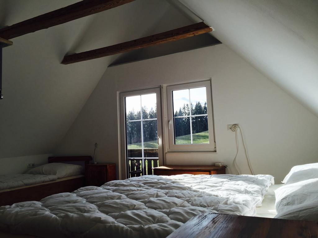 Gregor'S Ferienhaus Im Wald Edelschrott Exterior foto