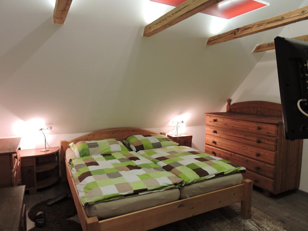 Gregor'S Ferienhaus Im Wald Edelschrott Exterior foto